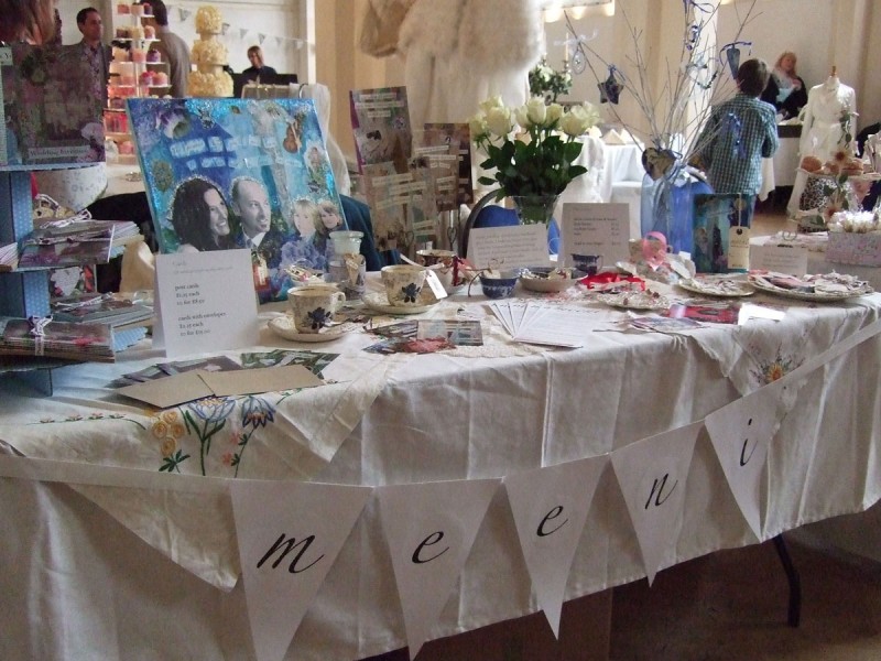 meeni stand